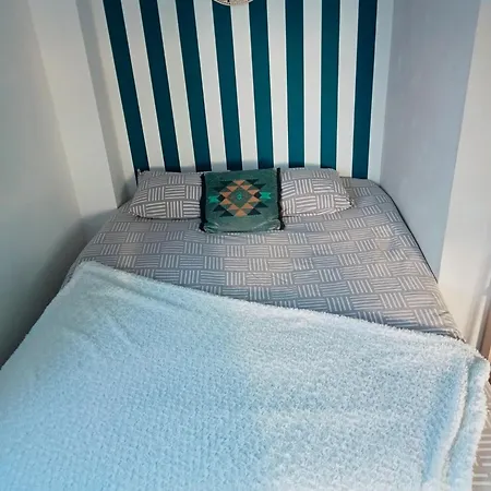 D'hote Avec Salle De Bain Cosy Au Coeur Du Marais De Bed & Breakfast